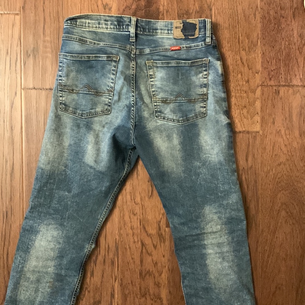 Wrangler Slim Straight Light Washed Jeans. - Picture 4 of 4